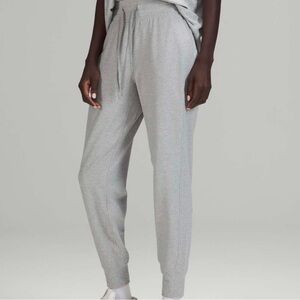 LULULEMON Athletica Ready to Rulu High Rise Jogger Sweatpants (DISCONTINUED)